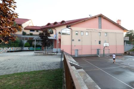 NAPIS OSNOVNA ŠOLA RAKEK 05 FOTO LJUBO VUKELIČ